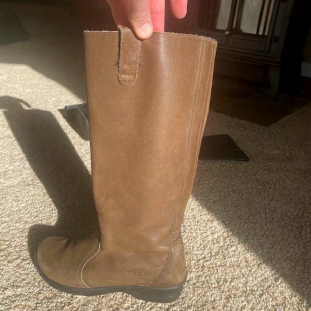 KEEN womens leather boots